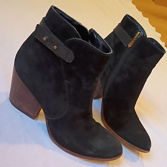 Sam Edelman Marielle Black Suede Ankle Boot - Picture 1 of 8